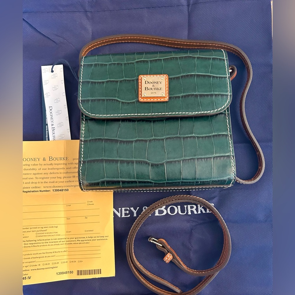 Dooney and Bourke NWT Letter carrier in Ivy green